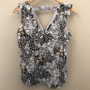 Adorable sleeveless dress blouse